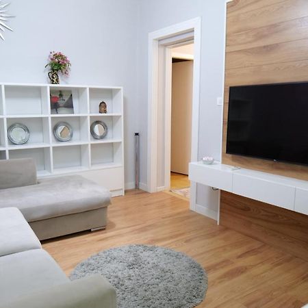 City Center Apartment Niko 04 Τίρανα Εξωτερικό φωτογραφία