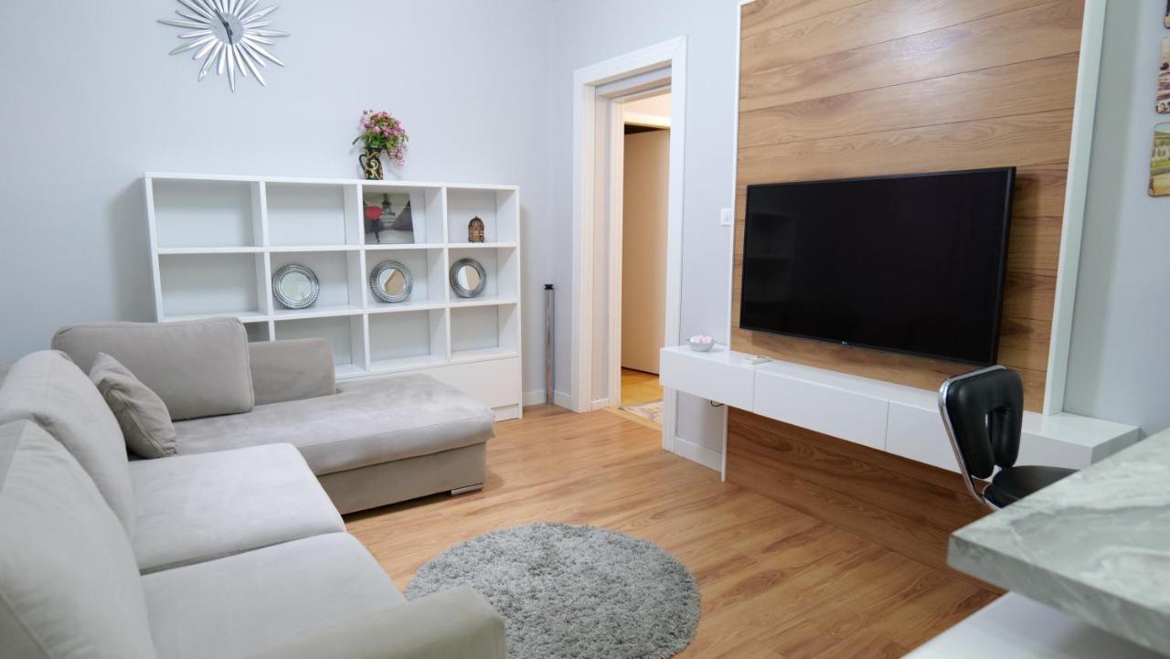 City Center Apartment Niko 04 Τίρανα Εξωτερικό φωτογραφία